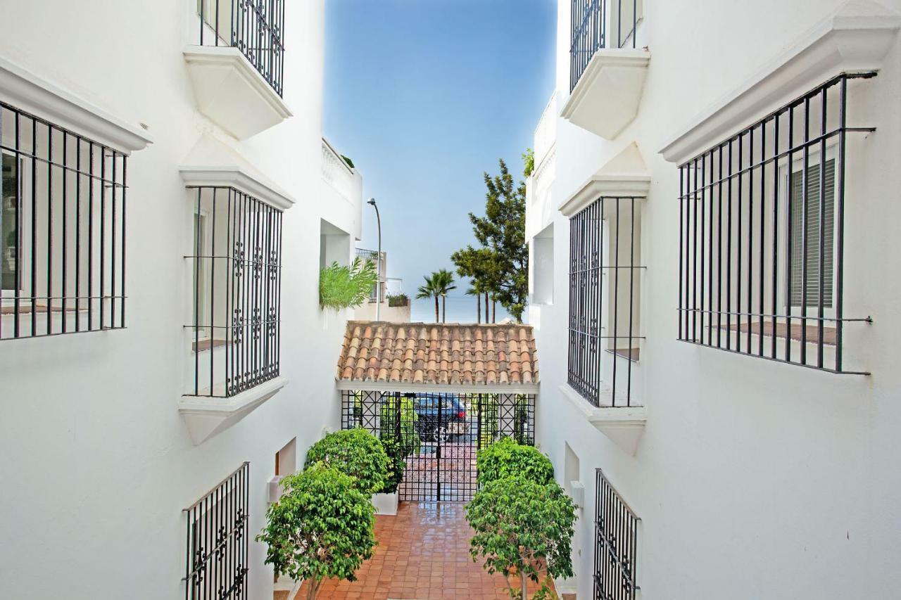 Apartment White Pearl D6 *